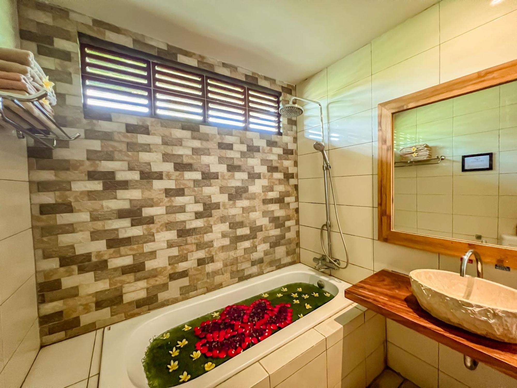 Sarin Ubud Suites By Pramana Villas Kültér fotó